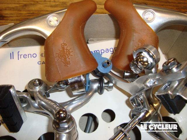Vintage Campagnolo Record rubber brake levers hoods Para/White/Black NOS Super 